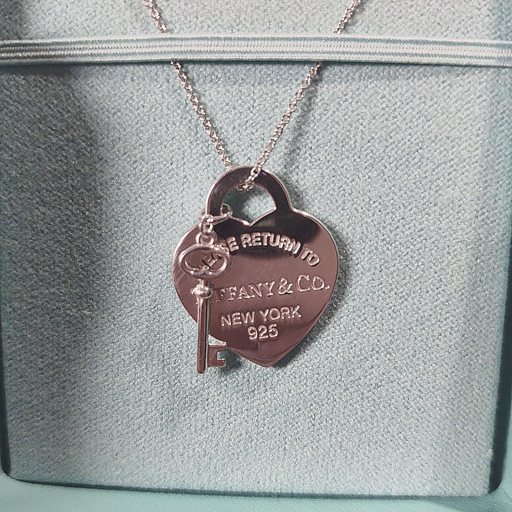 Tiffany& Co necklace